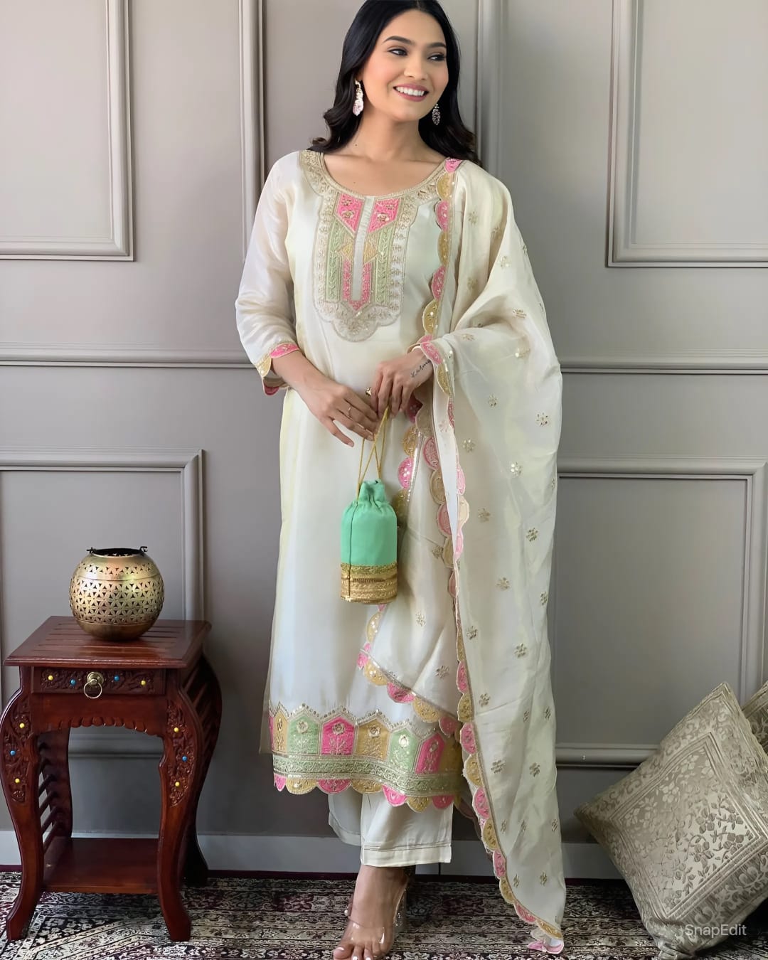White wear luxurious suit set for women