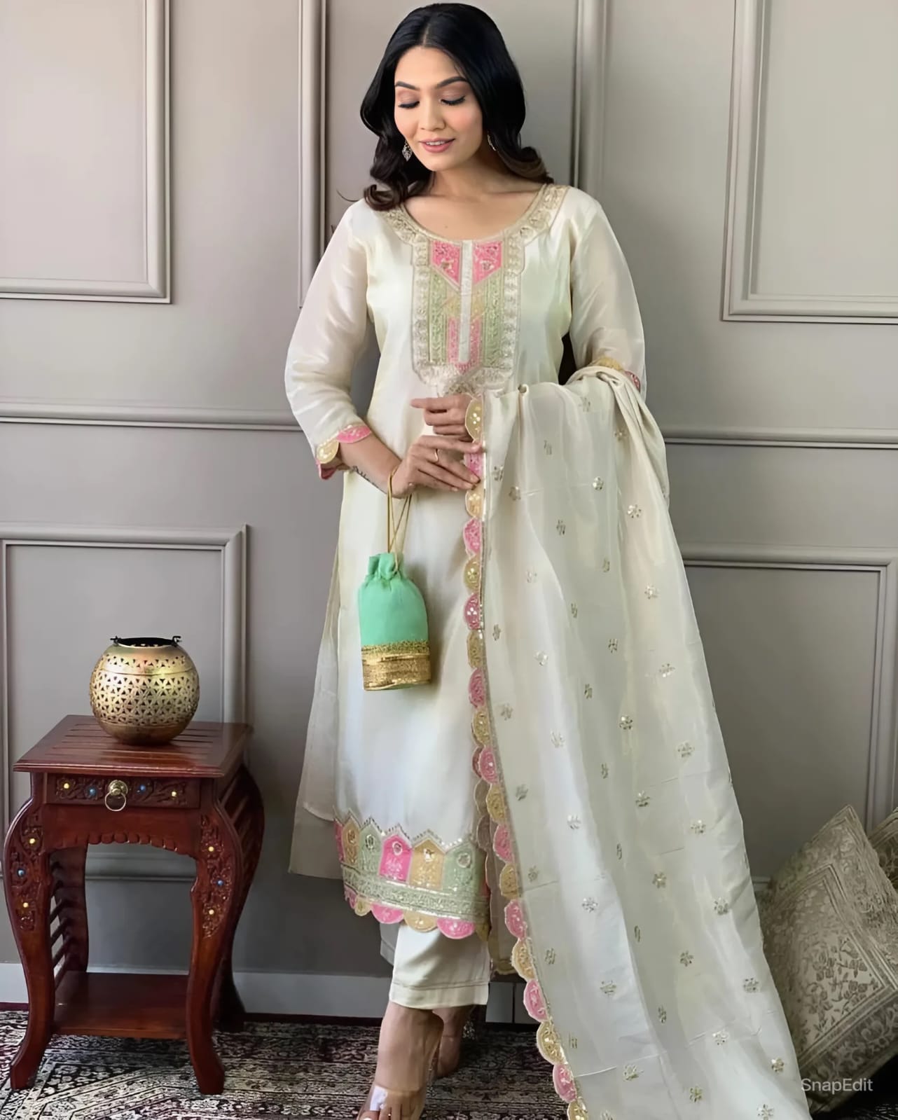 White wear luxurious suit set for women