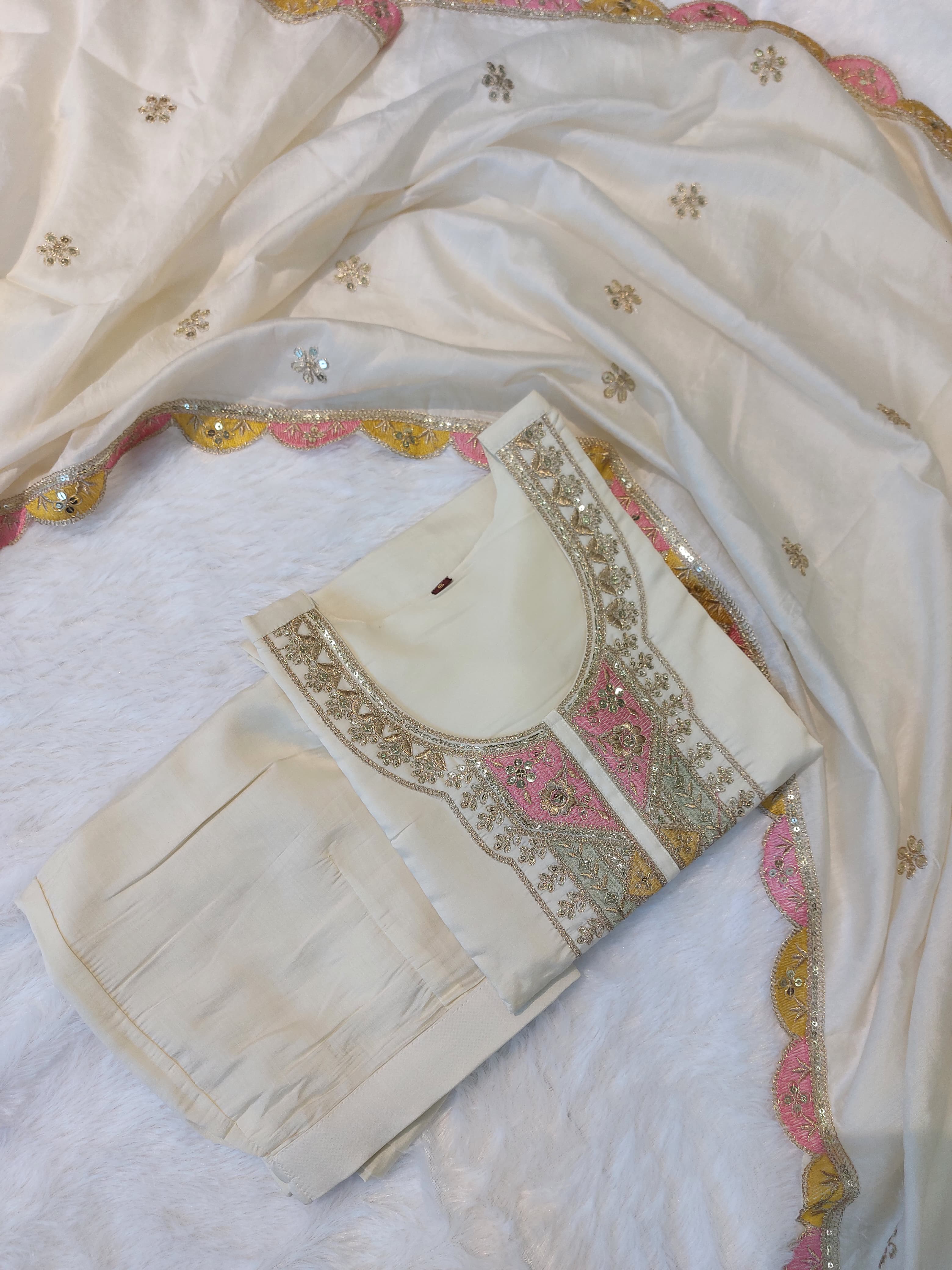 White wear luxurious suit set for women