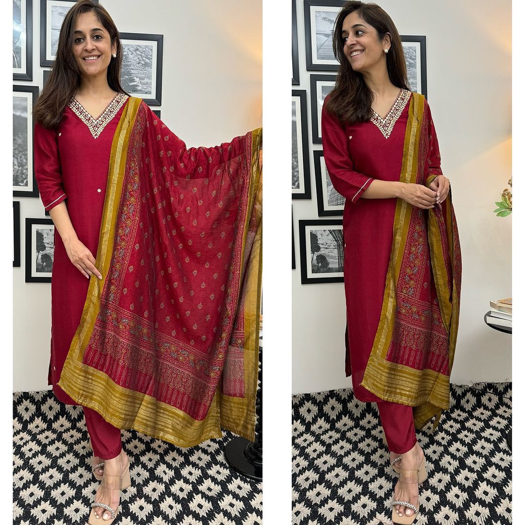 V-Neck Mary Marun Suit Set