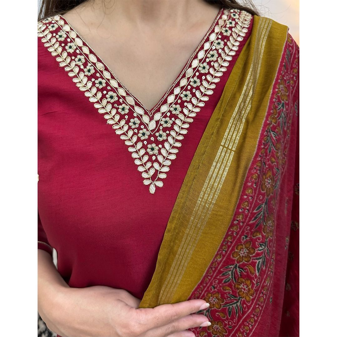 V-Neck Mary Marun Suit Set