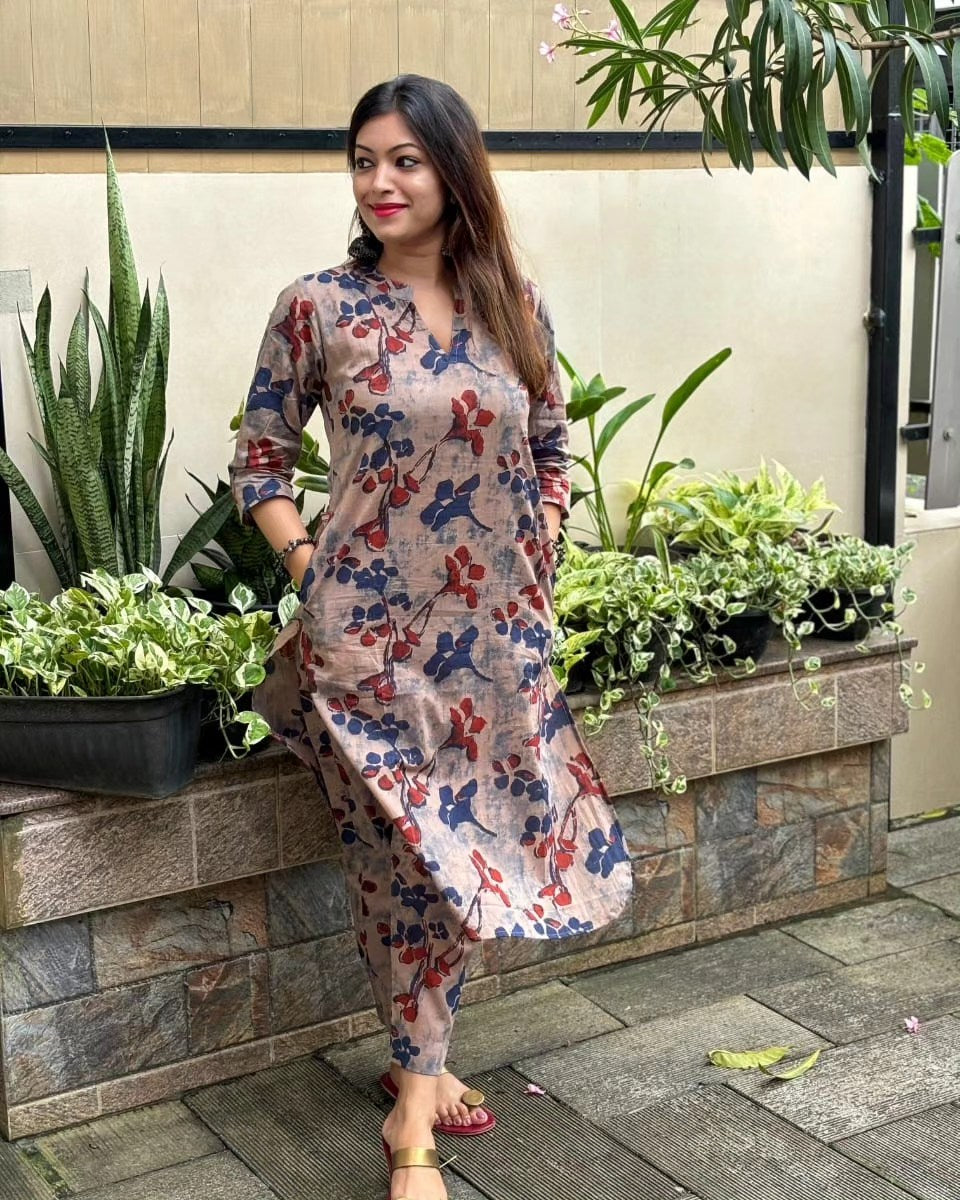Zarevyn Floral Artistry Kurta Pant Set