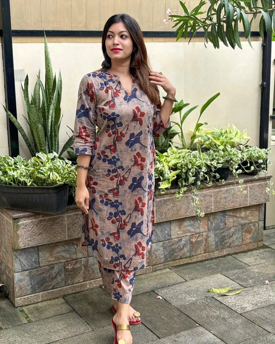 Zarevyn Floral Artistry Kurta Pant Set