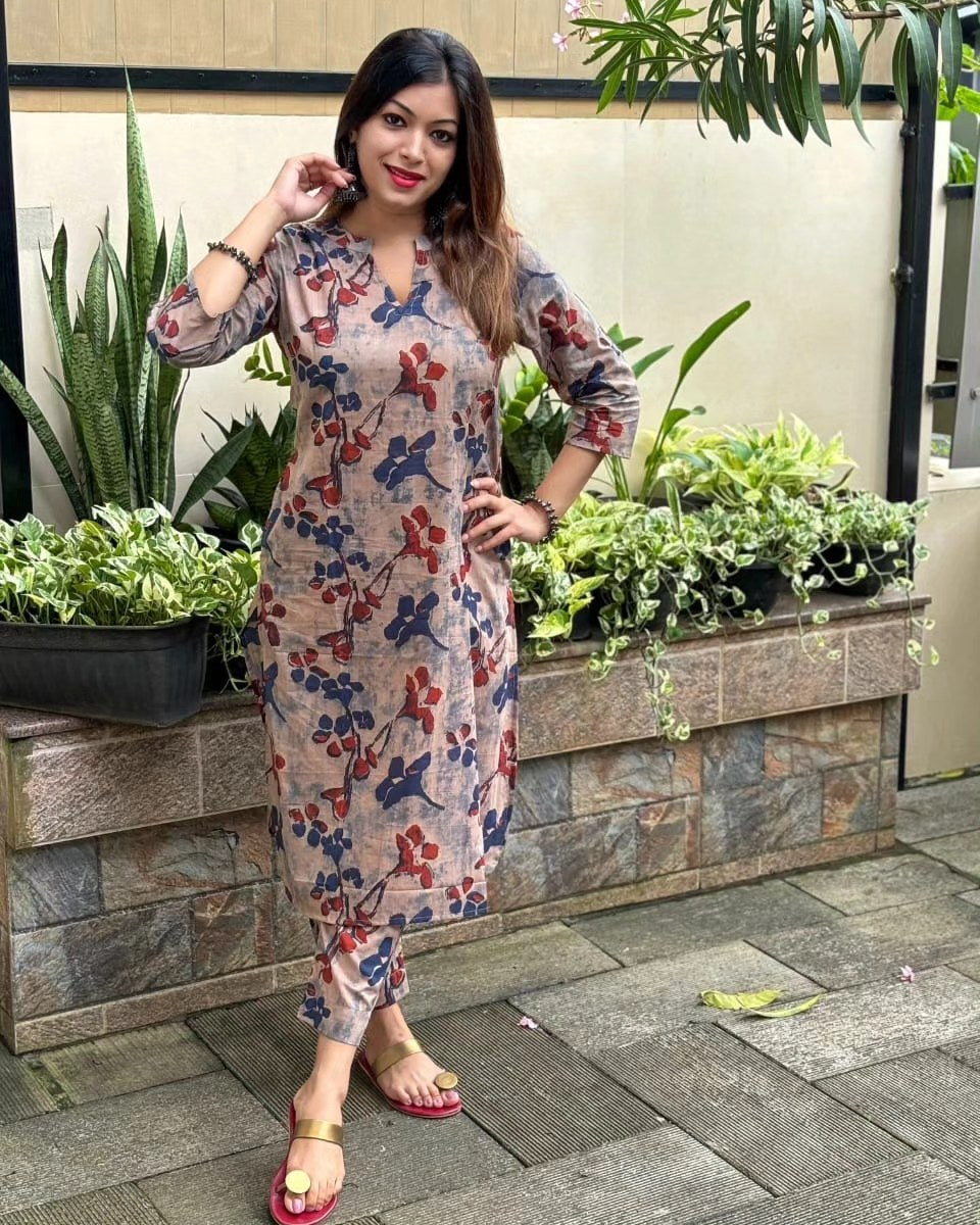 Zarevyn Floral Artistry Kurta Pant Set