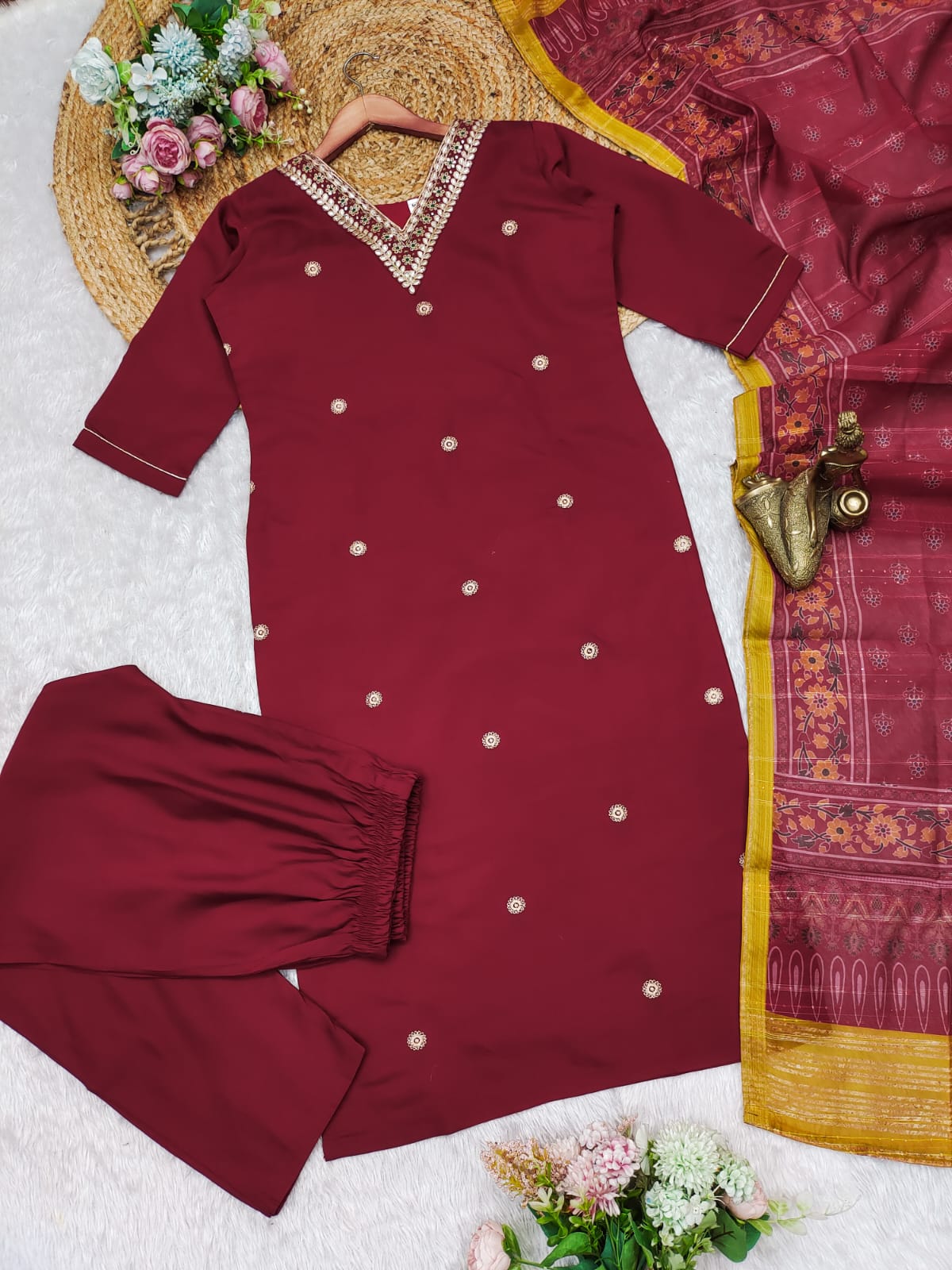 V-Neck Mary Marun Suit Set