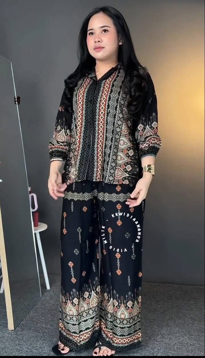 Classic Tribal Print Two-Piece Lounge Set