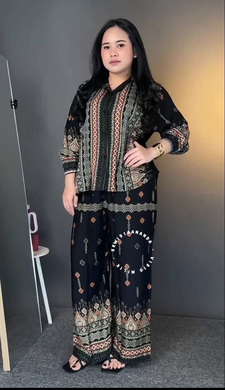 Classic Tribal Print Two-Piece Lounge Set