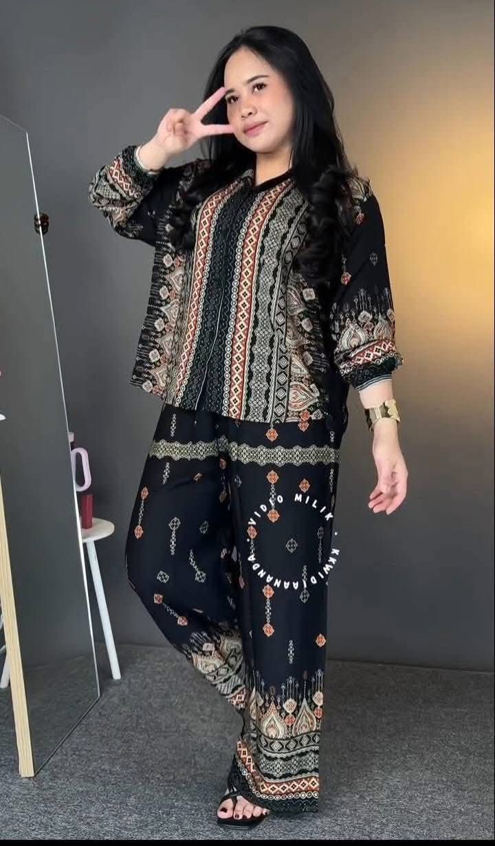 Classic Tribal Print Two-Piece Lounge Set