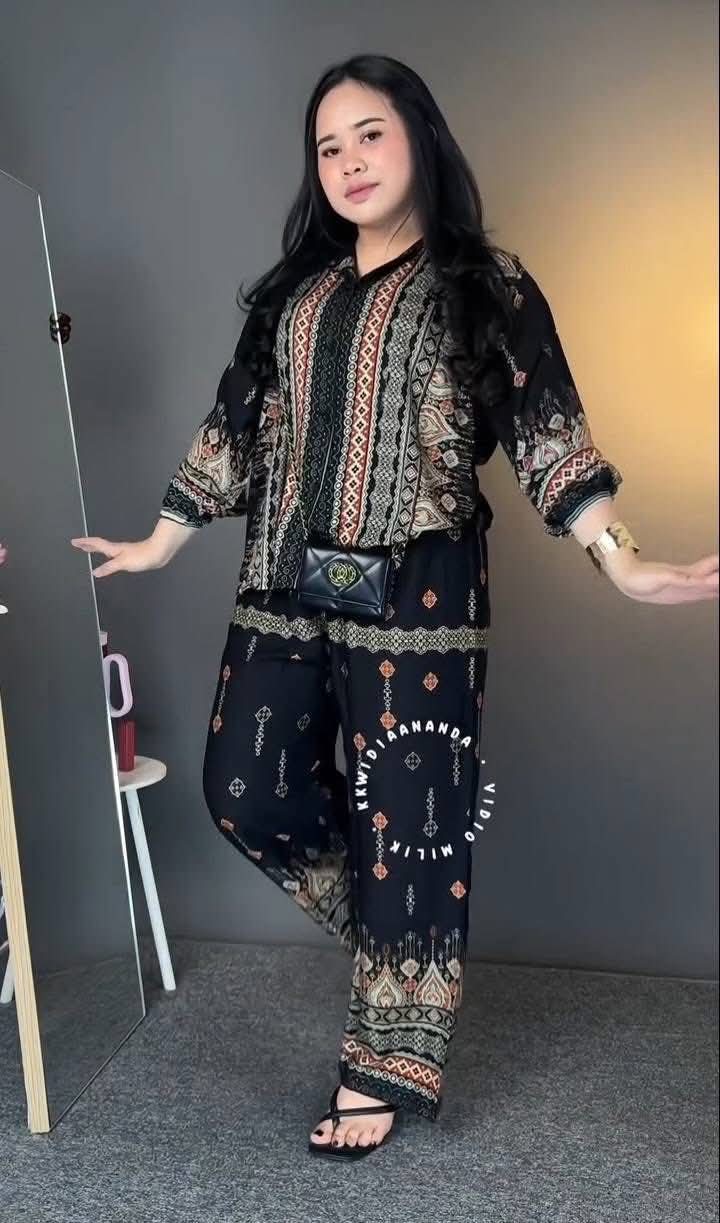 Classic Tribal Print Two-Piece Lounge Set