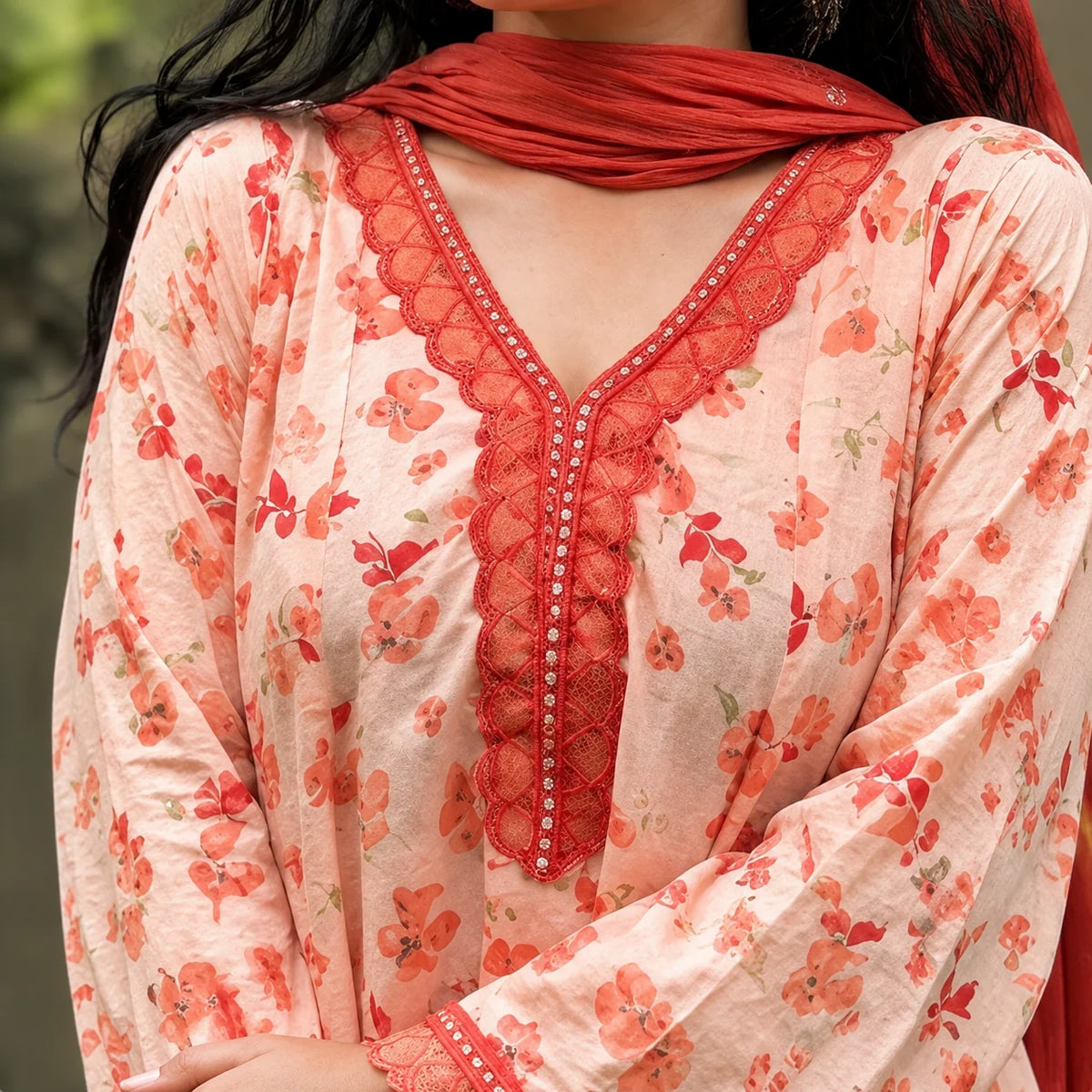 Versatile Ethnic Set with Floral Embroidery and Printed Bottom